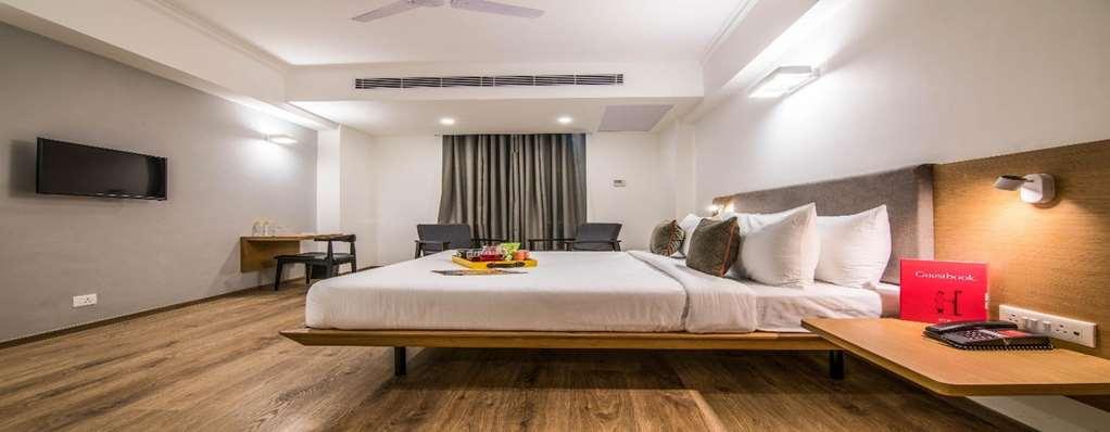 Oyo Townhouse 028 Corporate Suite Noida Habitación foto